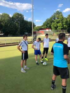 Mehr über den Artikel erfahren Erster Test für Männer-Team