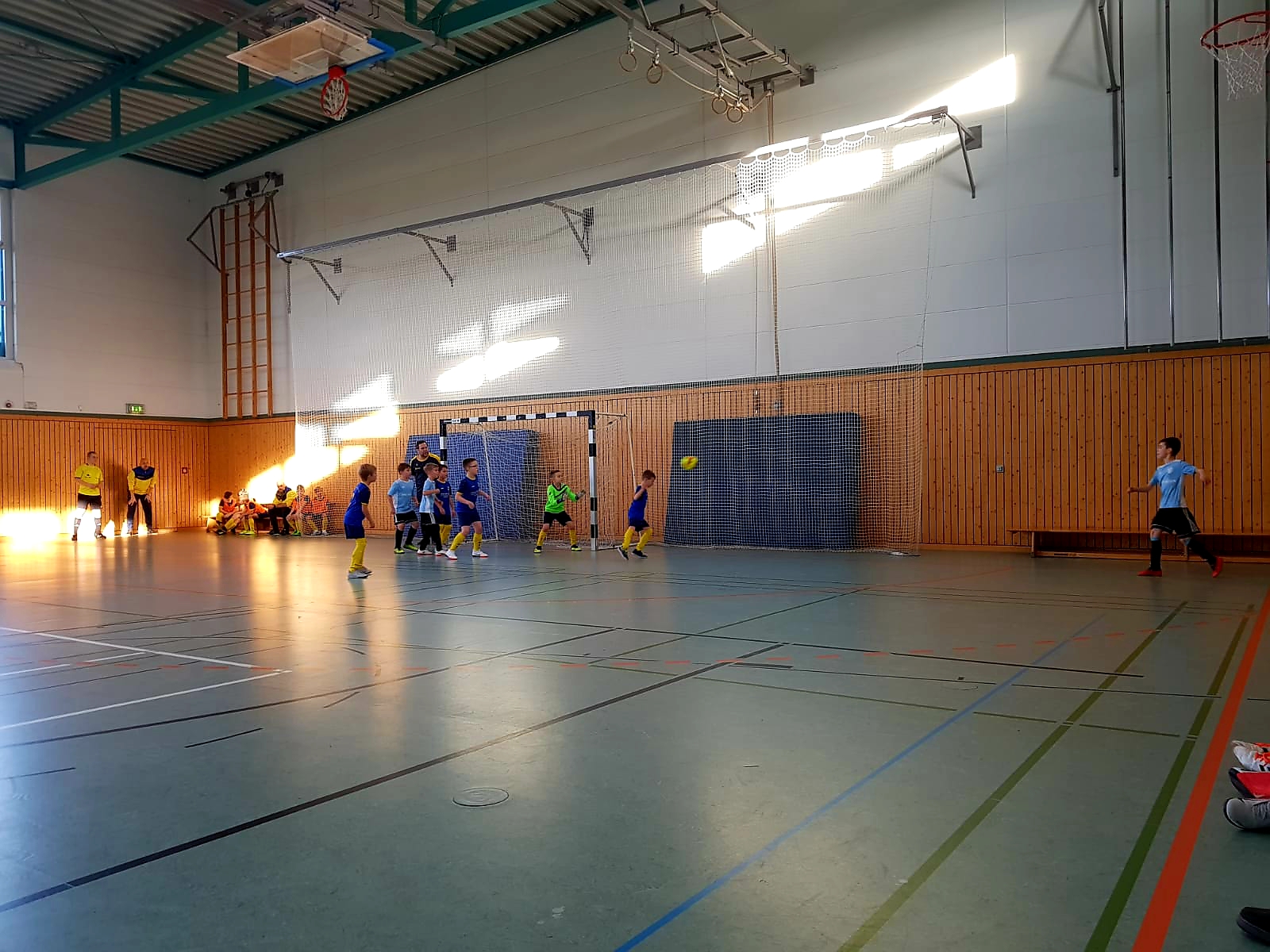 Mehr über den Artikel erfahren F-Junioren begeistern bei Hallenbestenermittlung