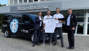 Mehr über den Artikel erfahren Neuer Mannschaftsbus vom Autohaus Sternagel